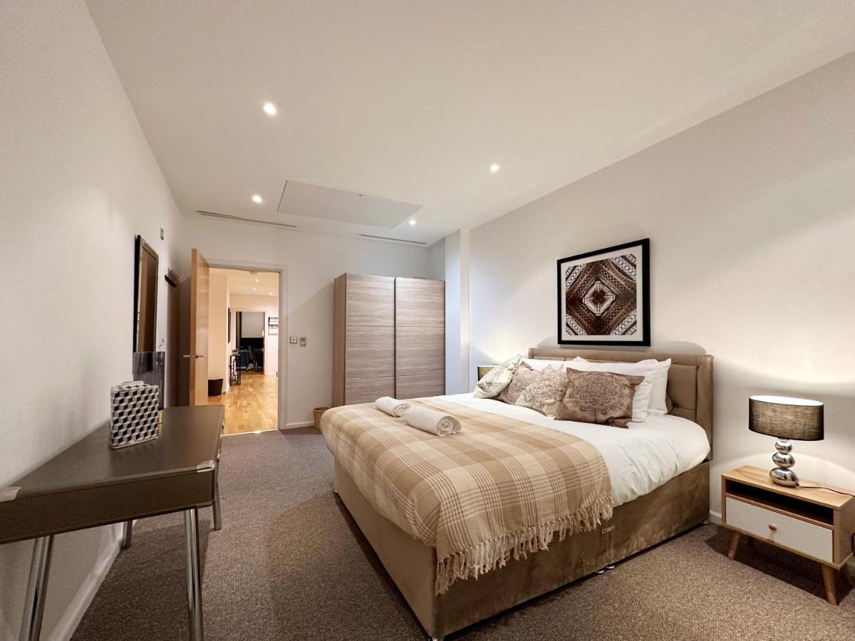 Stylish Apartment In Canary Wharf London Exterior photo