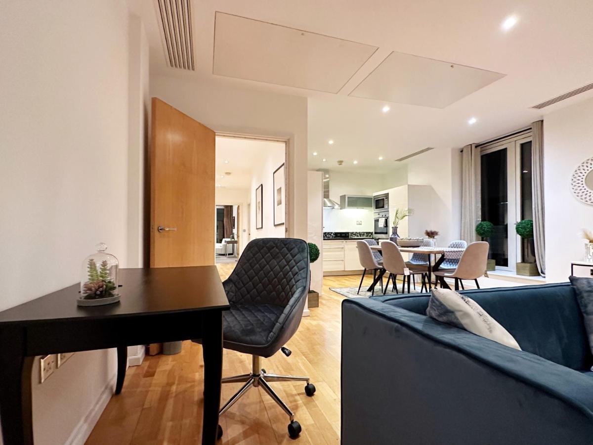 Stylish Apartment In Canary Wharf London Exterior photo